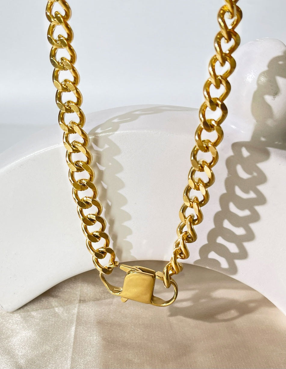 Loc & Luv Chain